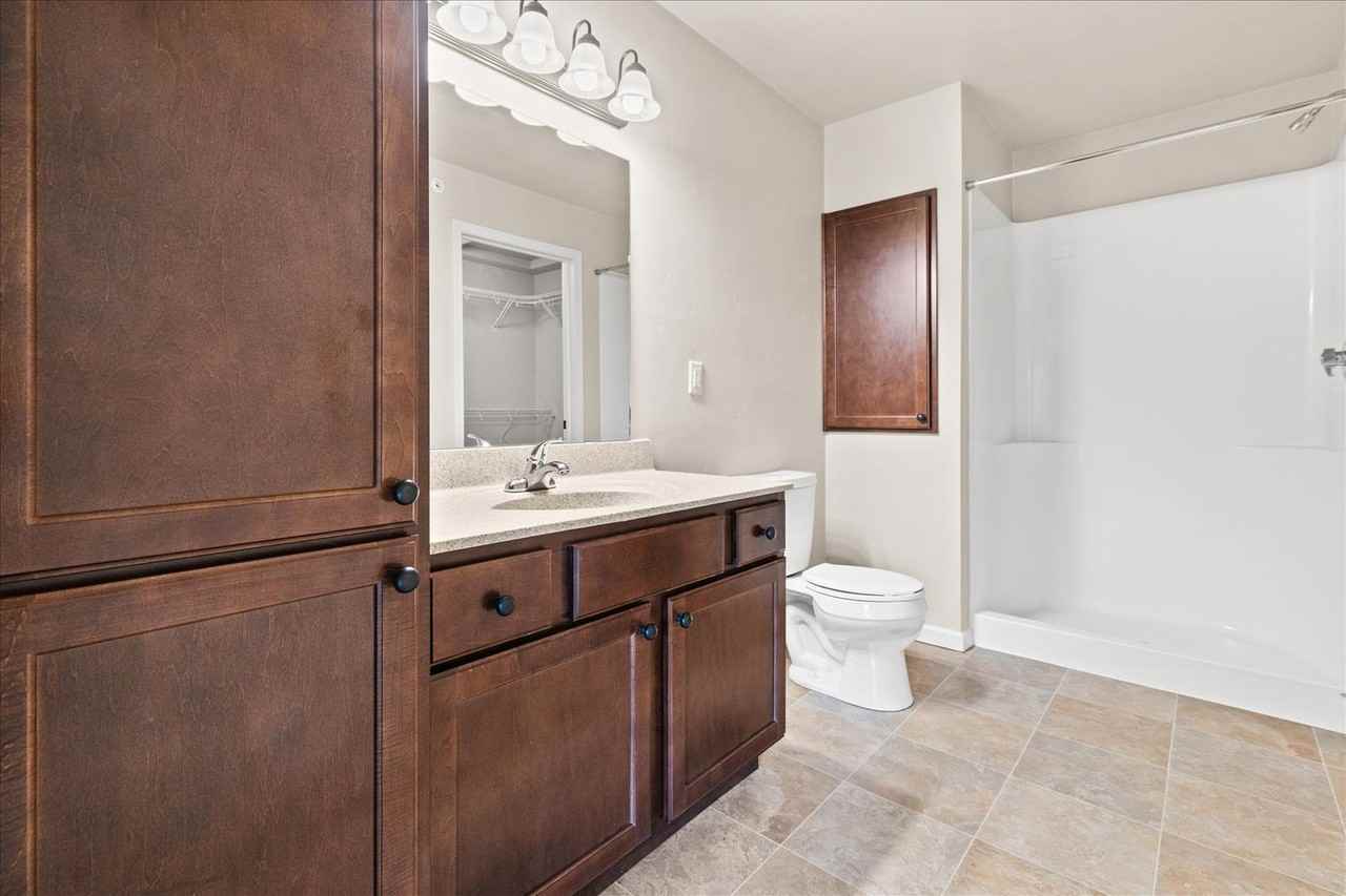 Broadway Commons LLC - Photo 7 of 25