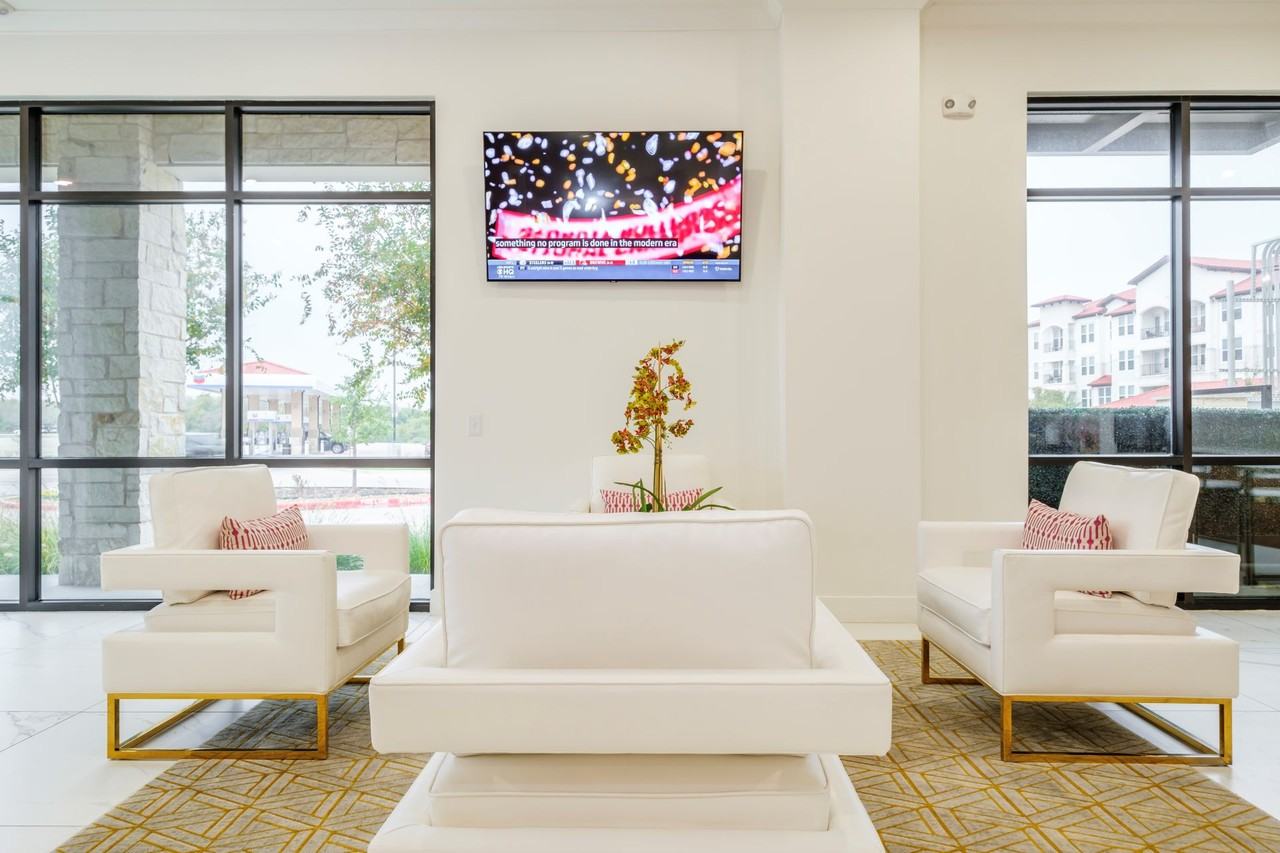 Reveal Lake Ridge - Photo 2 of 40