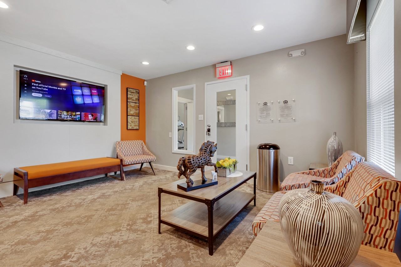 Hunt Club - Photo 5 of 26