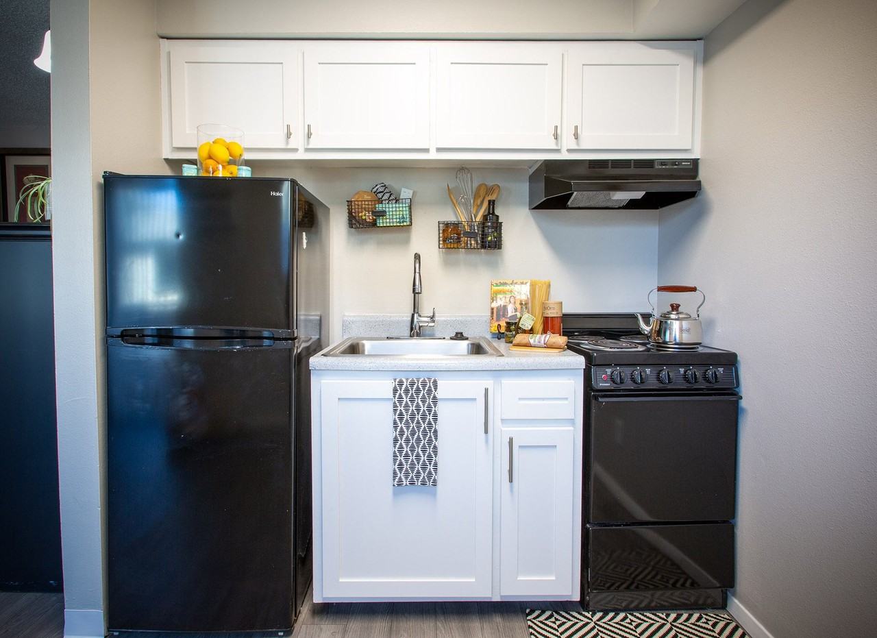 Encanto Lofts Apartments - Photo 4 of 36