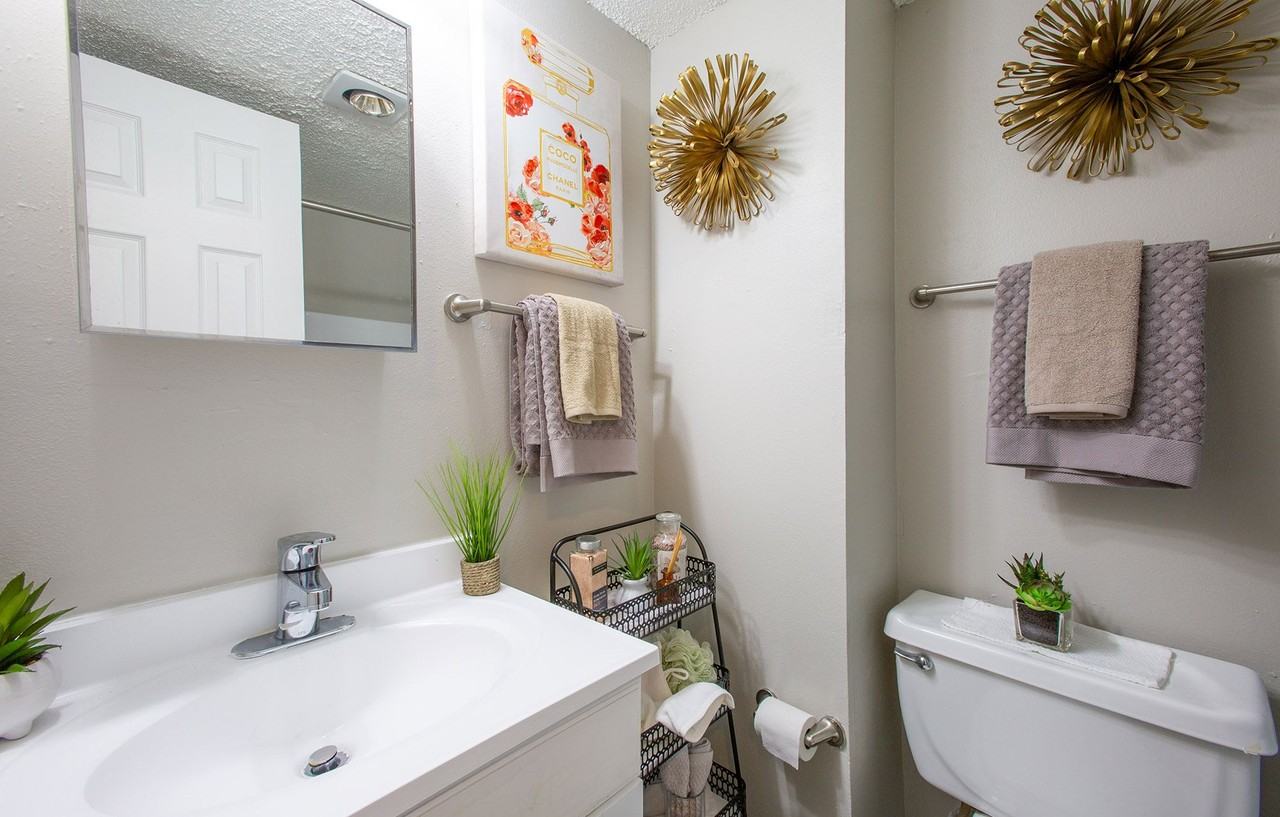 Encanto Lofts Apartments - Photo 6 of 36