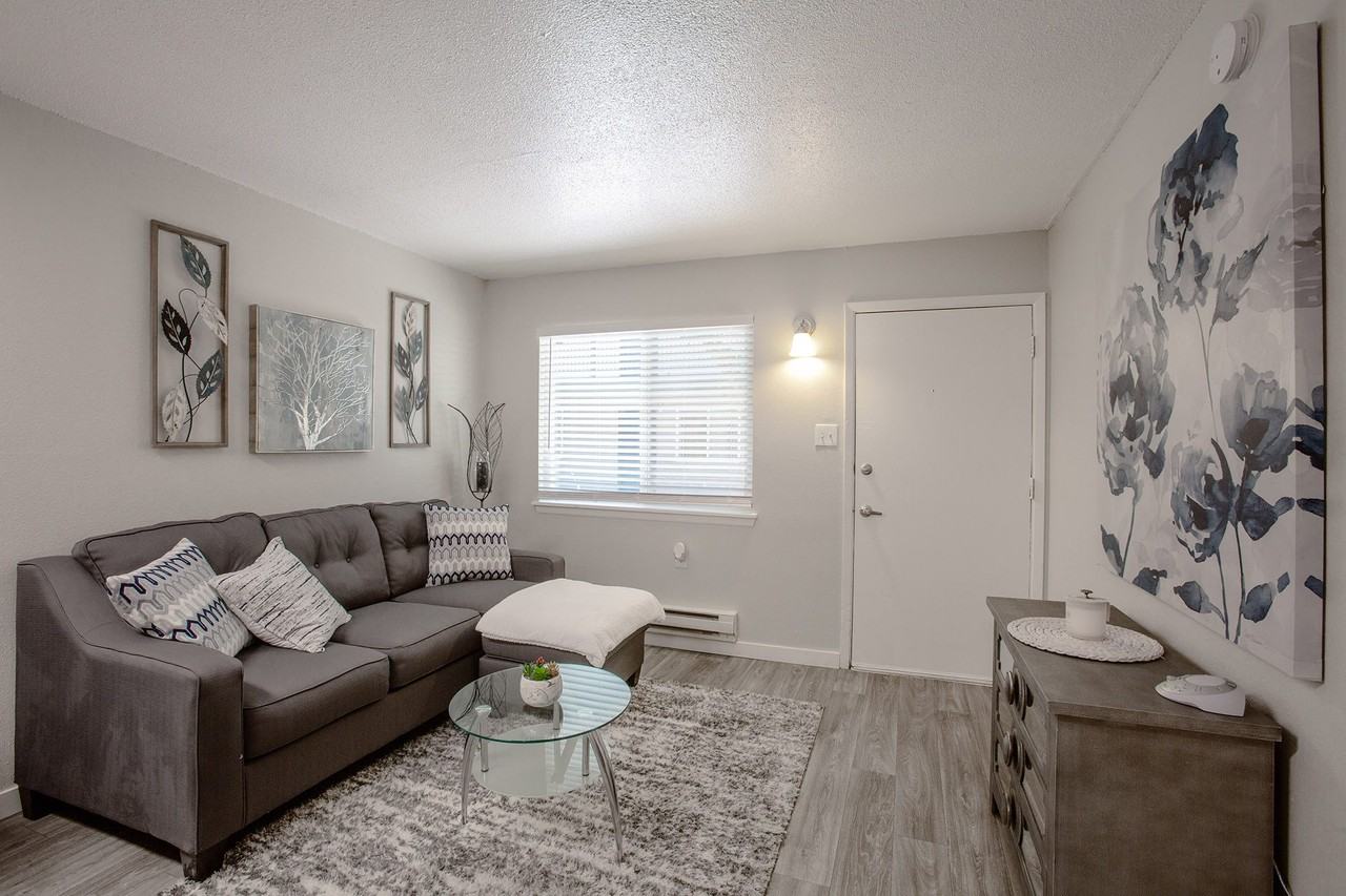 Encanto Lofts Apartments - Photo 7 of 36