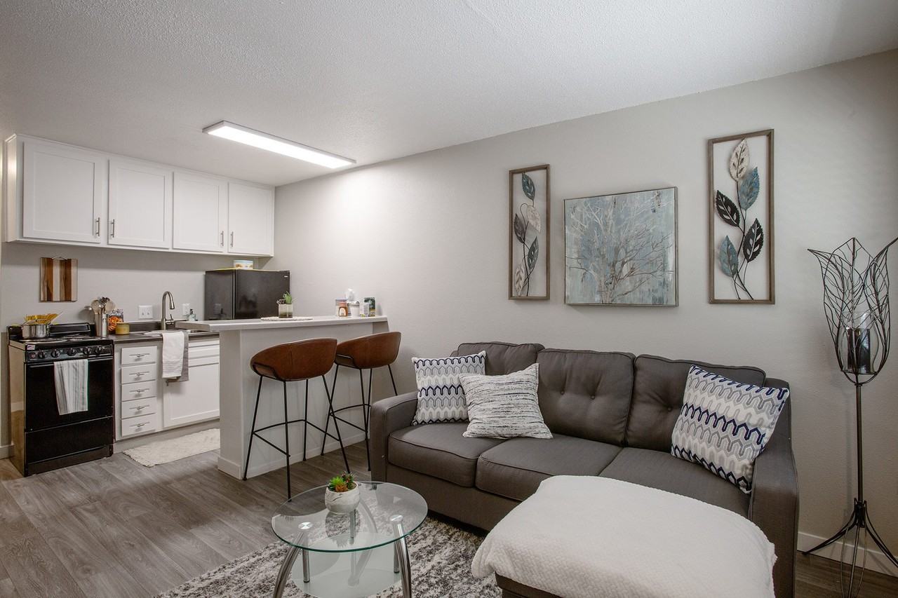 Encanto Lofts Apartments - Photo 2 of 36