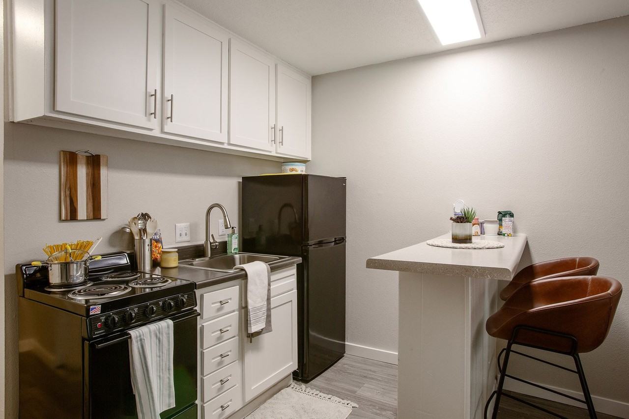 Encanto Lofts Apartments - Photo 4 of 36