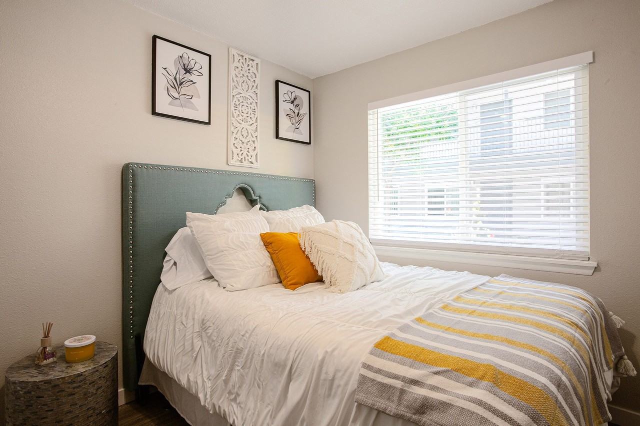 Encanto Lofts Apartments - Photo 5 of 36