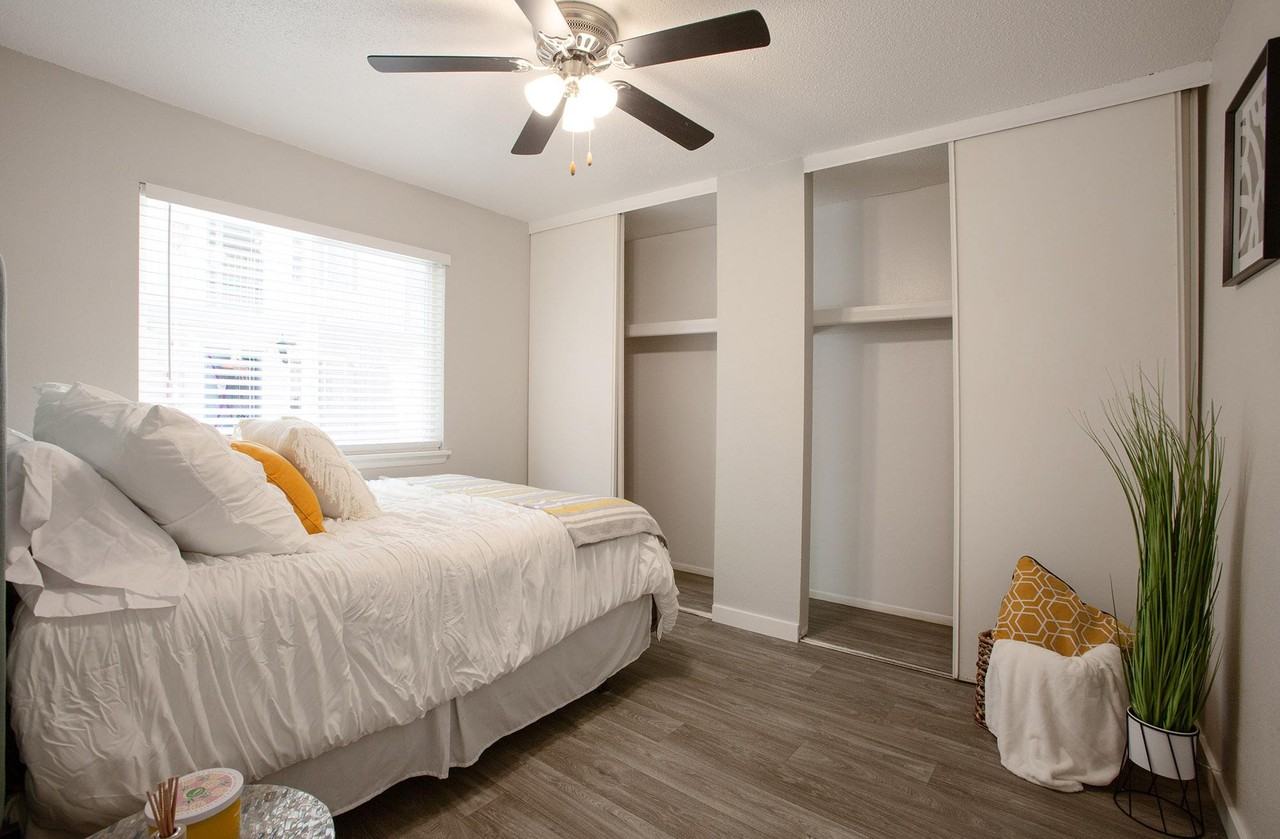 Encanto Lofts Apartments - Photo 6 of 36