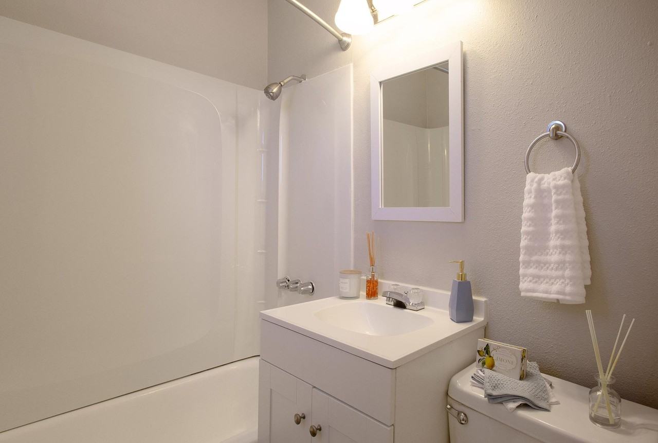 Encanto Lofts Apartments - Photo 7 of 36
