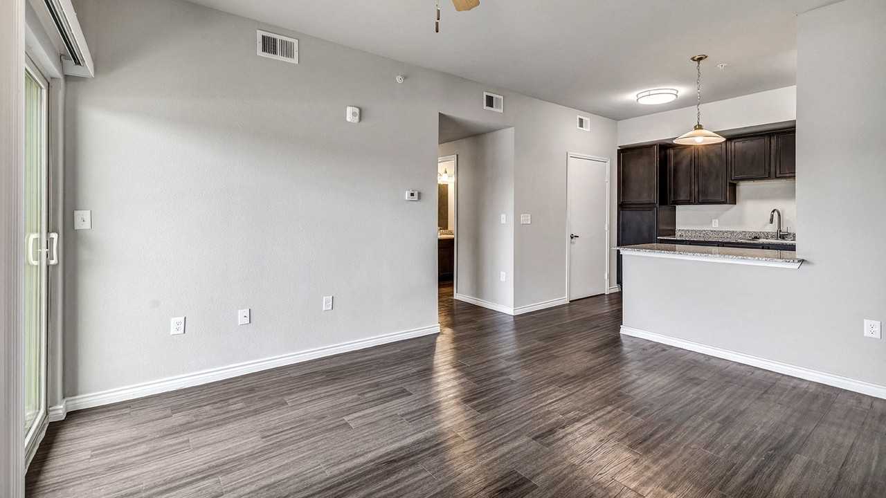 Sendero Ridge Apartments - Photo 4 of 36