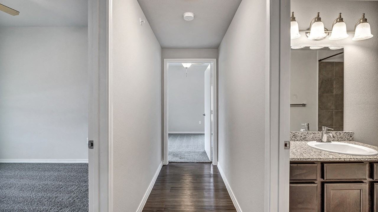 Sendero Ridge Apartments - Photo 7 of 36