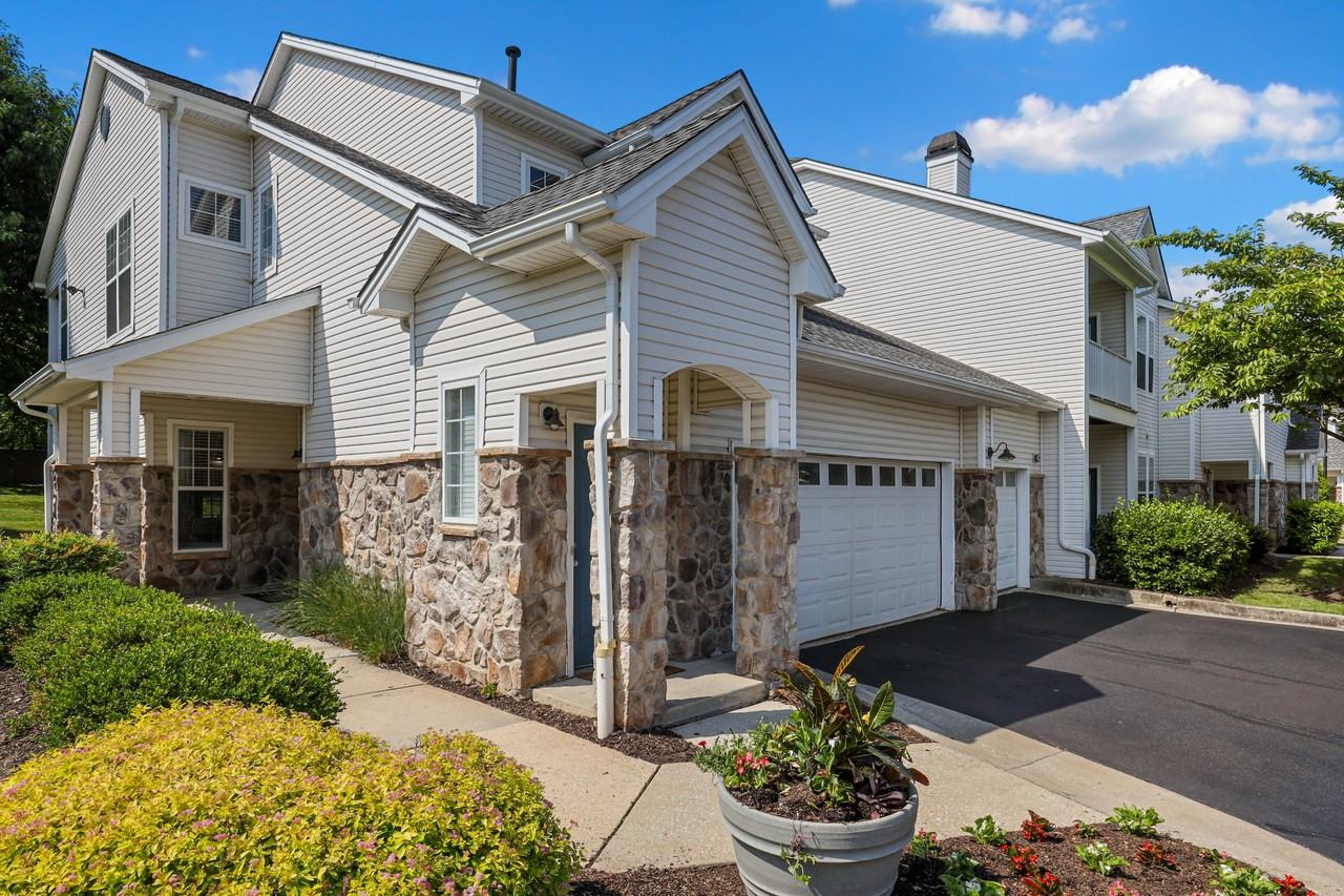 The Courts of Avalon - Photo 6 of 33