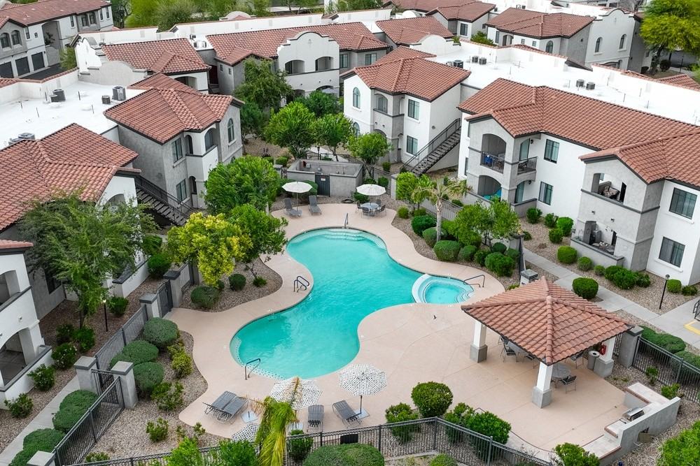 Dobson 2222 - Photo 2 of 50