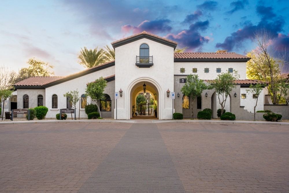 Dobson 2222 - Photo 3 of 50