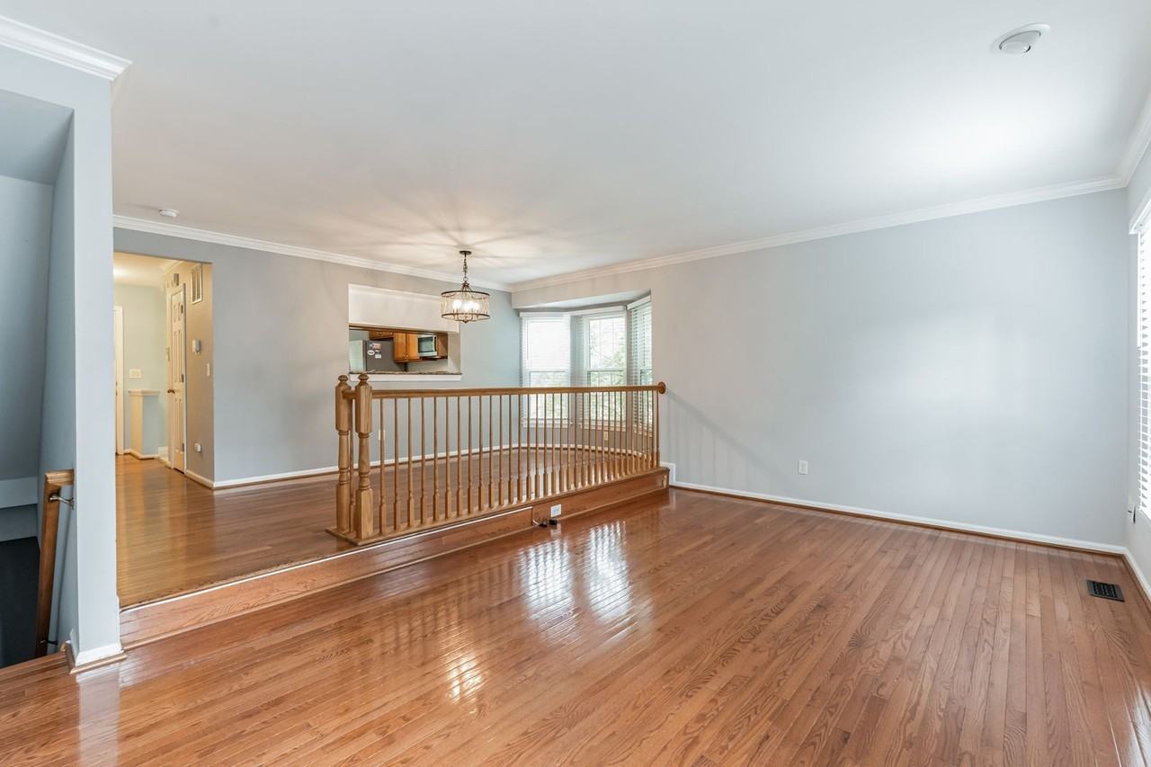5201 Dunstable Ln - Photo 2 of 15