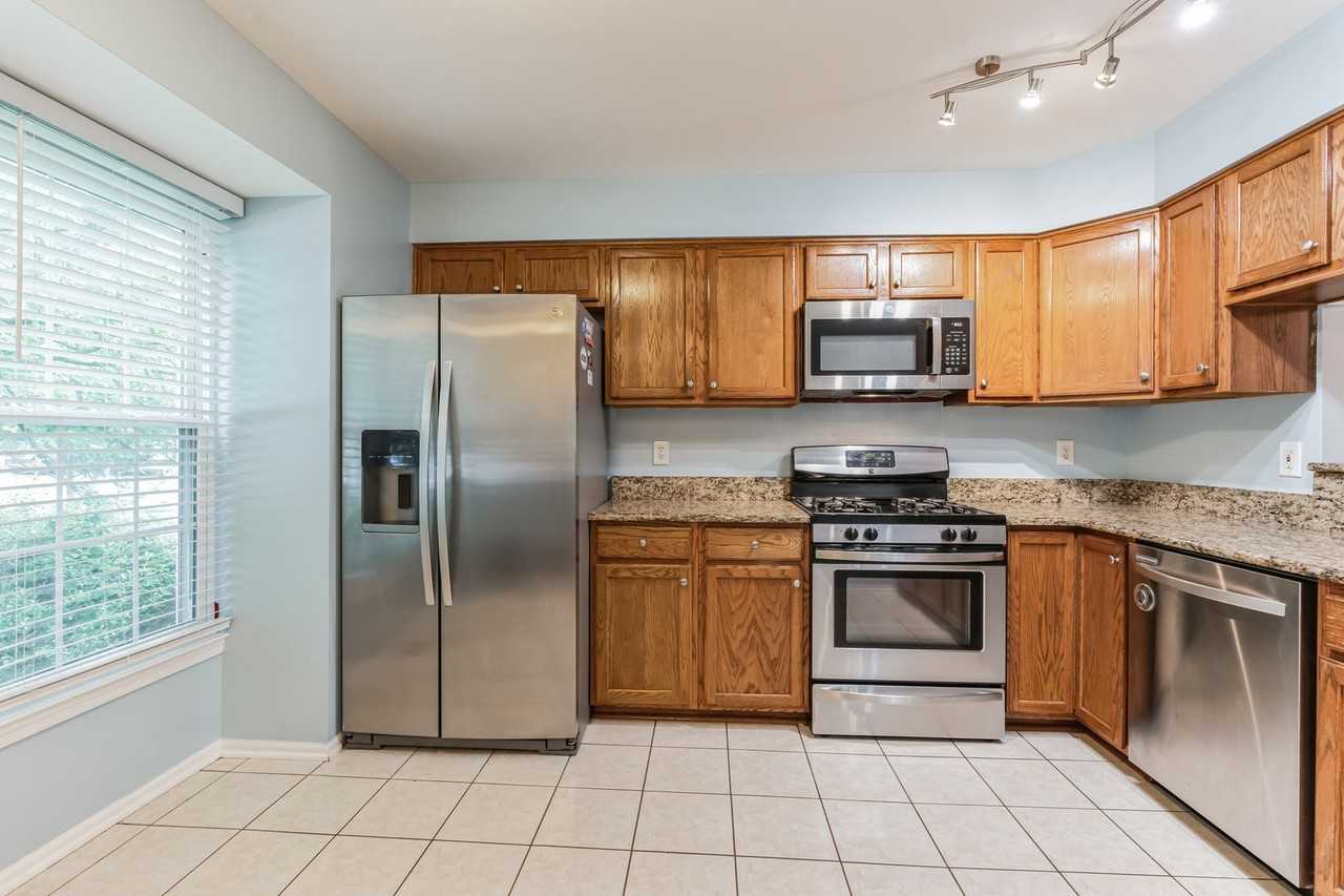 5201 Dunstable Ln - Photo 6 of 15