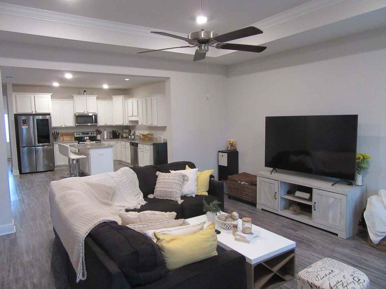 831 Cason Cir - Photo 3 of 30