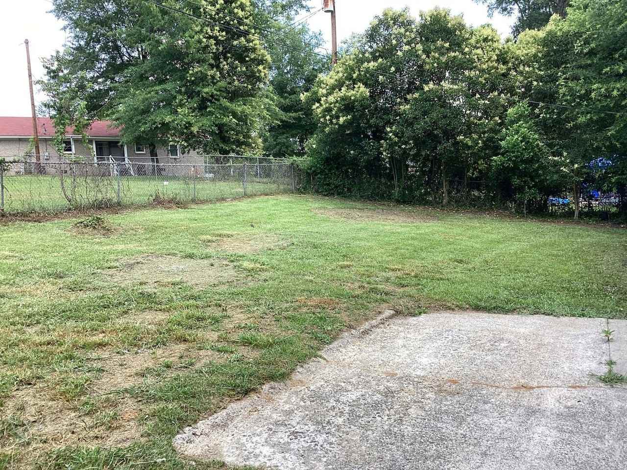 332 Waterford Dr - Photo 3 of 16