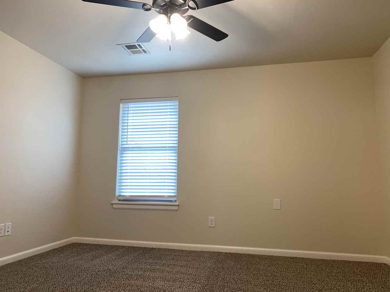 1317 Wade St - Photo 4 of 14