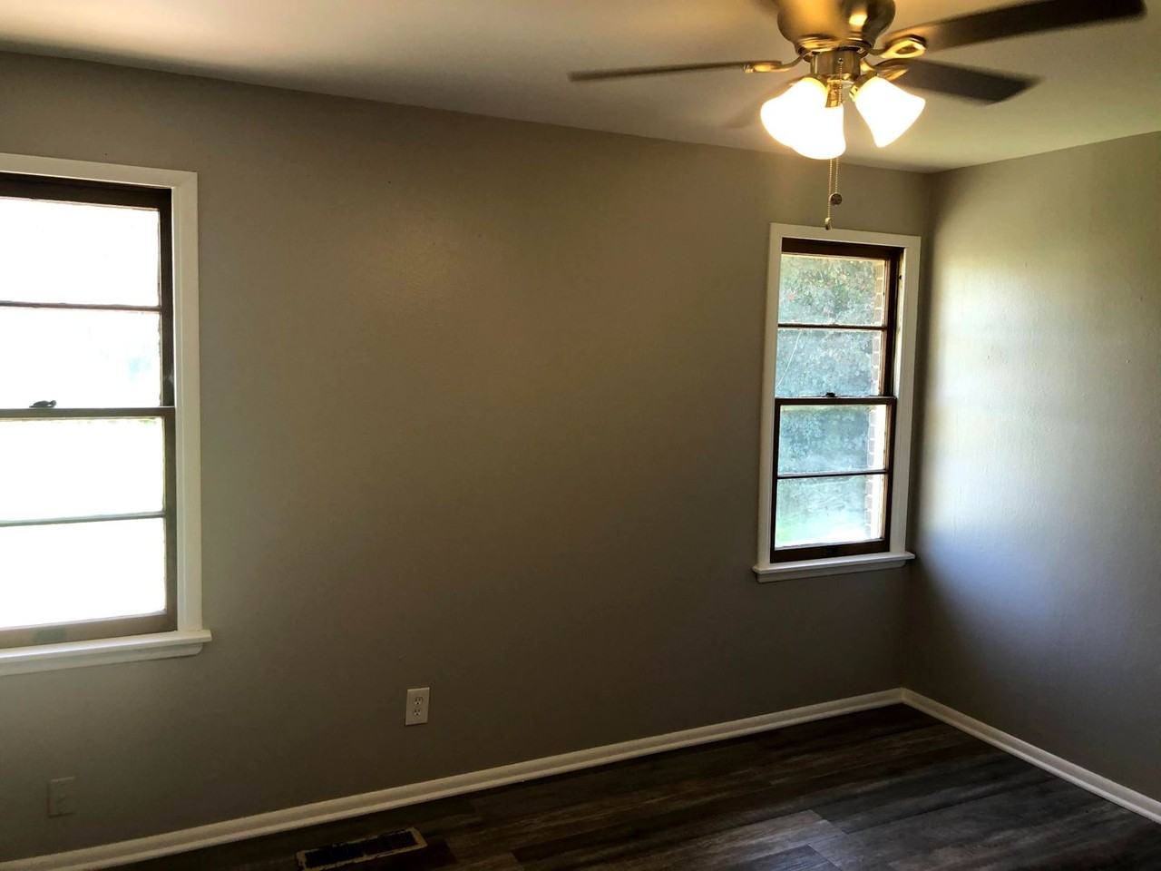 2548 Sw 48th St - Photo 2 of 12