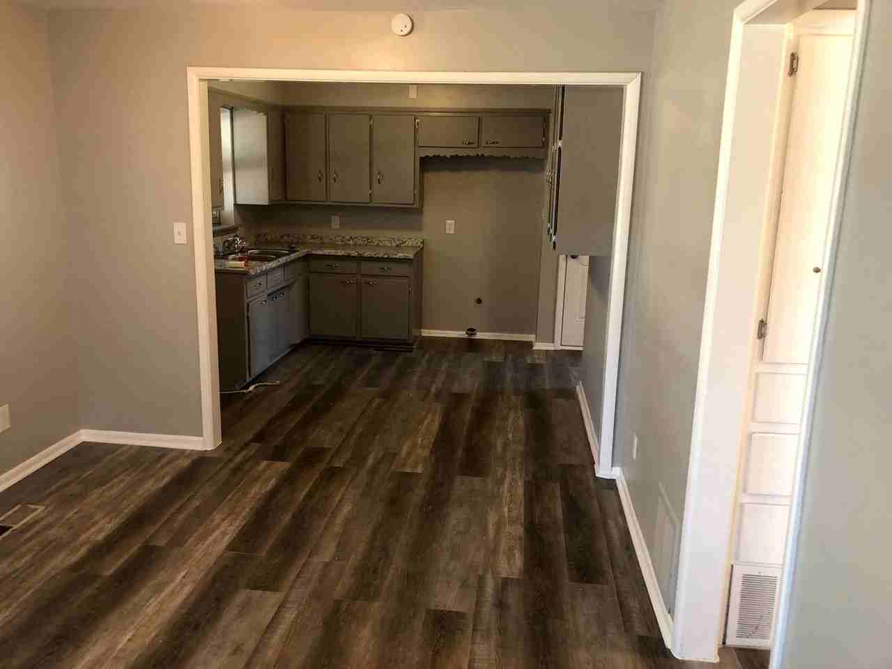 2548 Sw 48th St - Photo 3 of 12