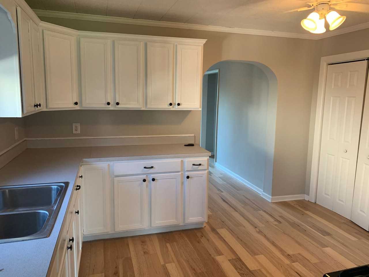 306 Chelsea Rd - Photo 2 of 12