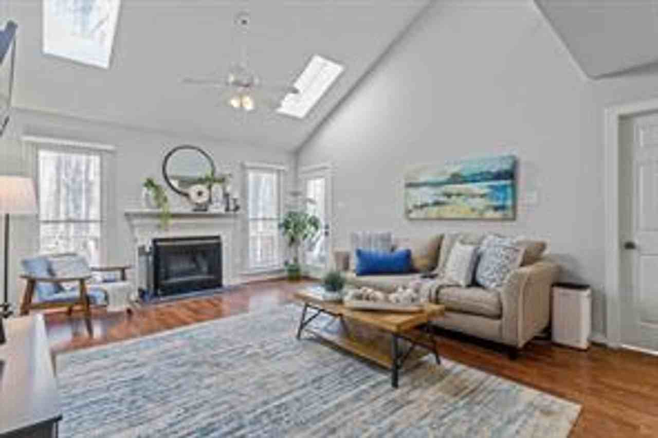 5603 Woods Walk Rd - Photo 4 of 18