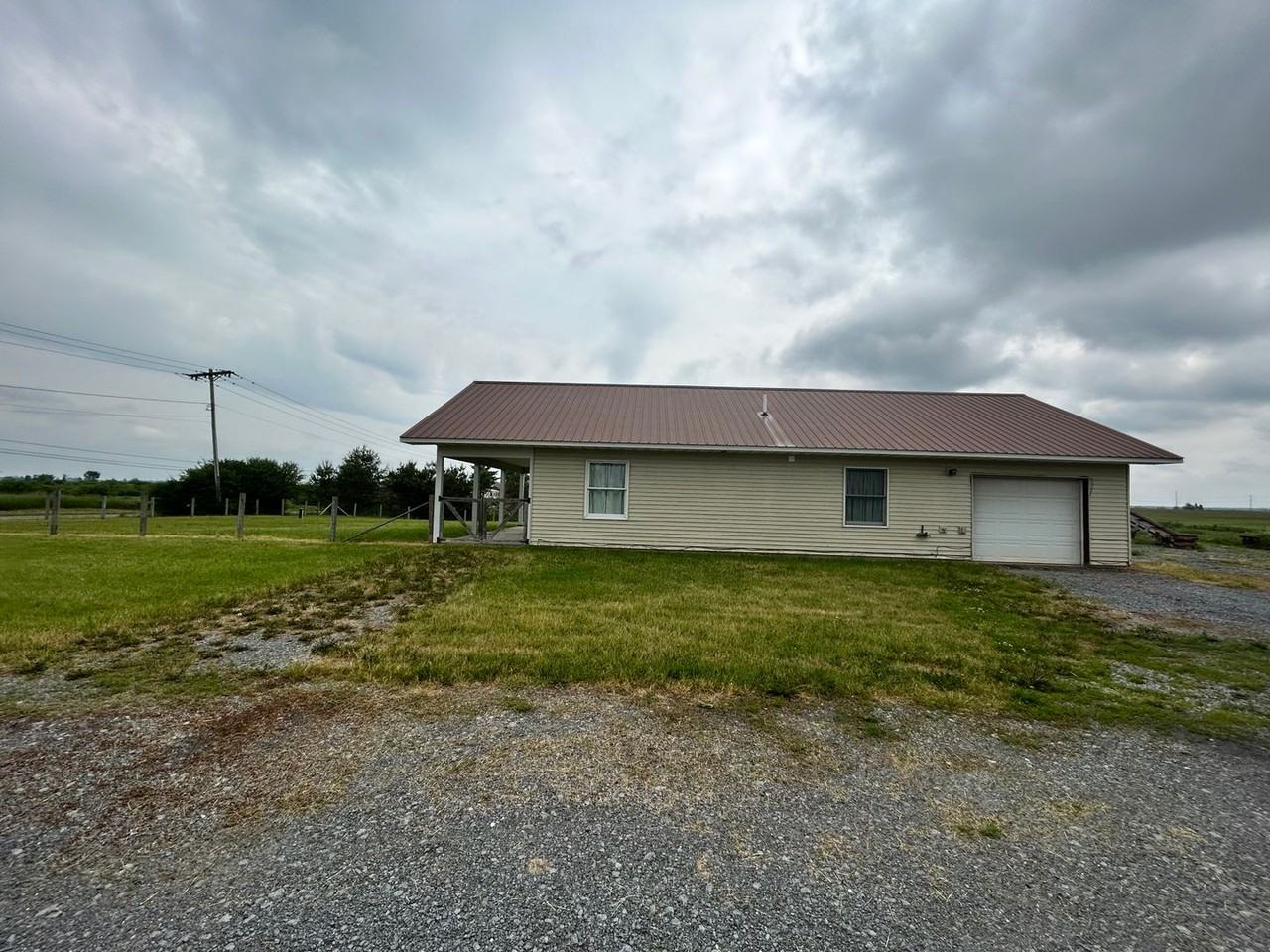 29172 Martin Rd N - Photo 2 of 18