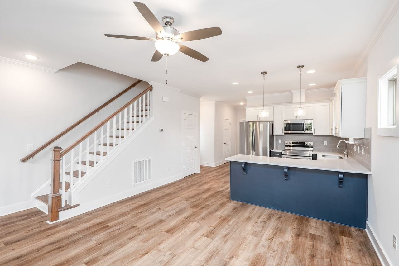 703B Grant St - Photo 2 of 16