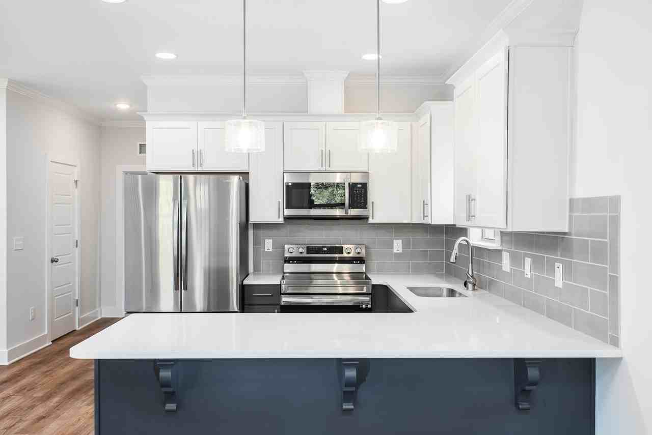 703B Grant St - Photo 3 of 16