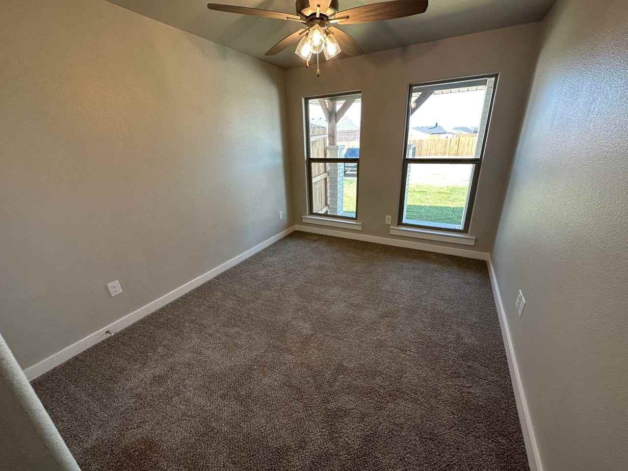 1805 Moon River Rd - Photo 4 of 20