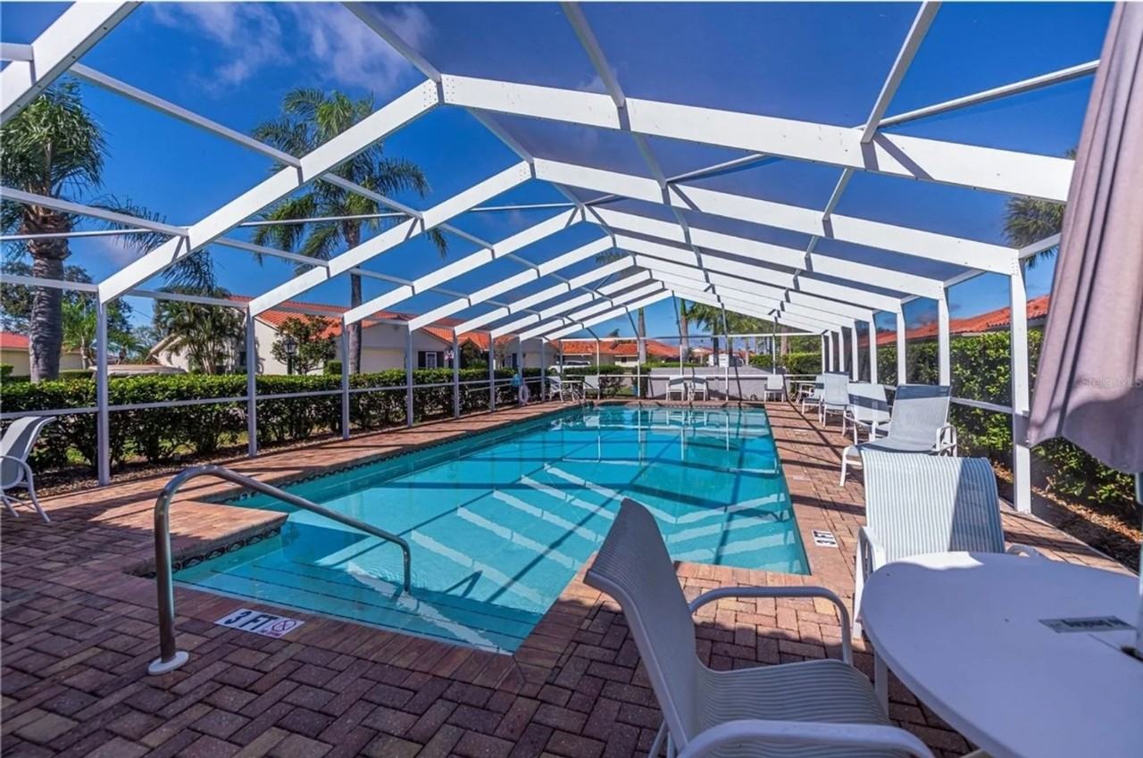 11425 Sw Courtney Dr - Photo 2 of 47