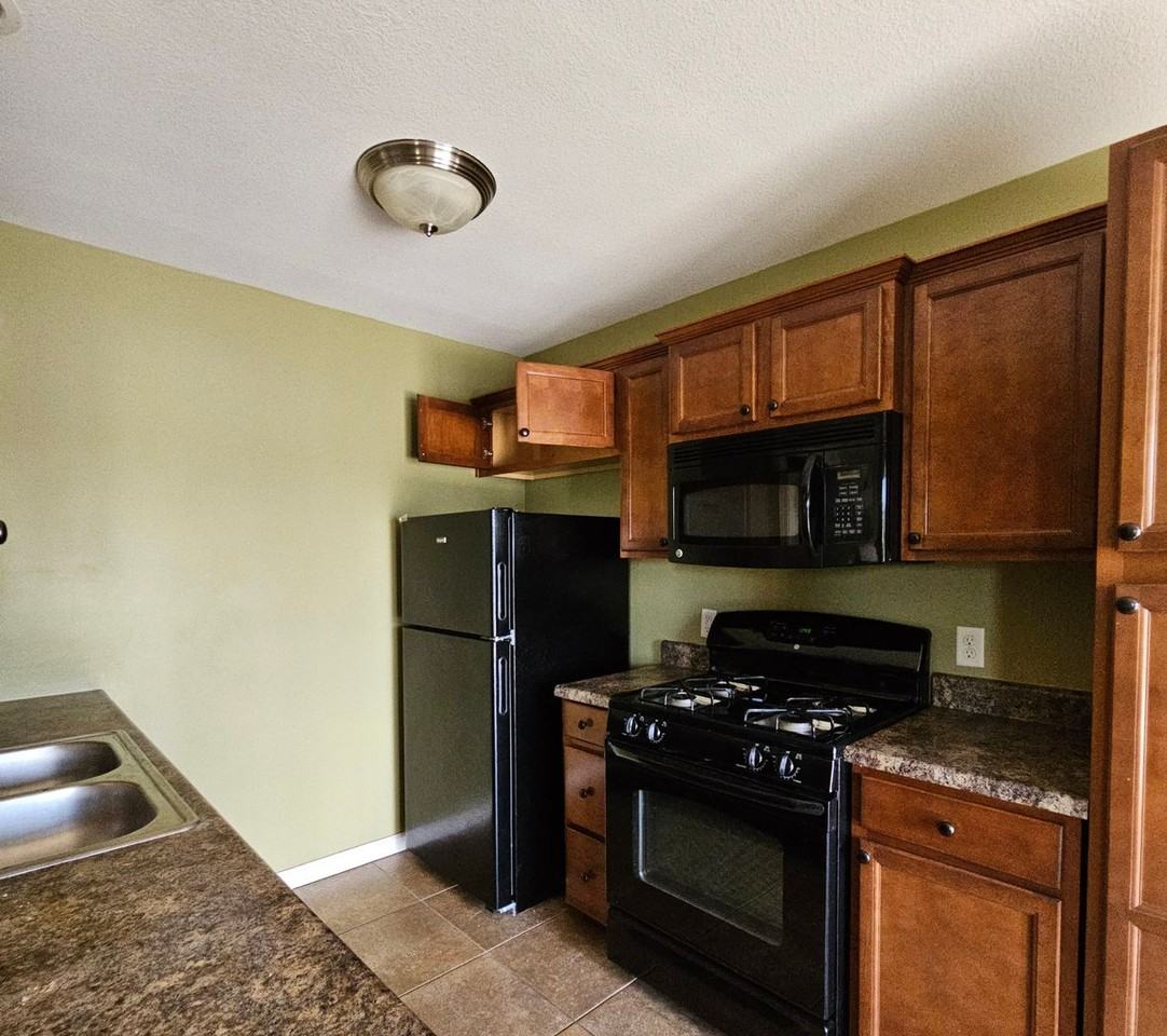 1302 Myrtle Beach Ave - Photo 5 of 23