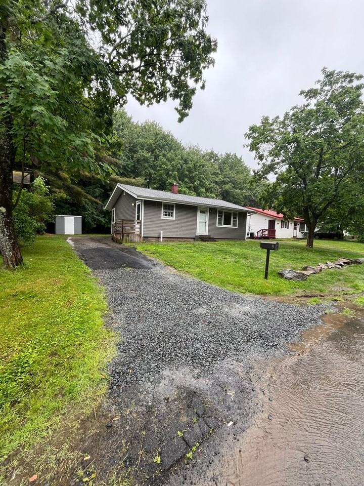 9 Morris Dr - Photo 2 of 15