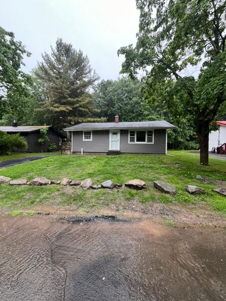 9 Morris Dr - Photo 3 of 15
