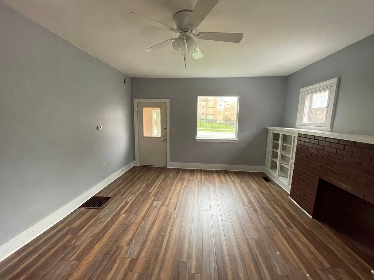 349 E Church St - Photo 3 of 8