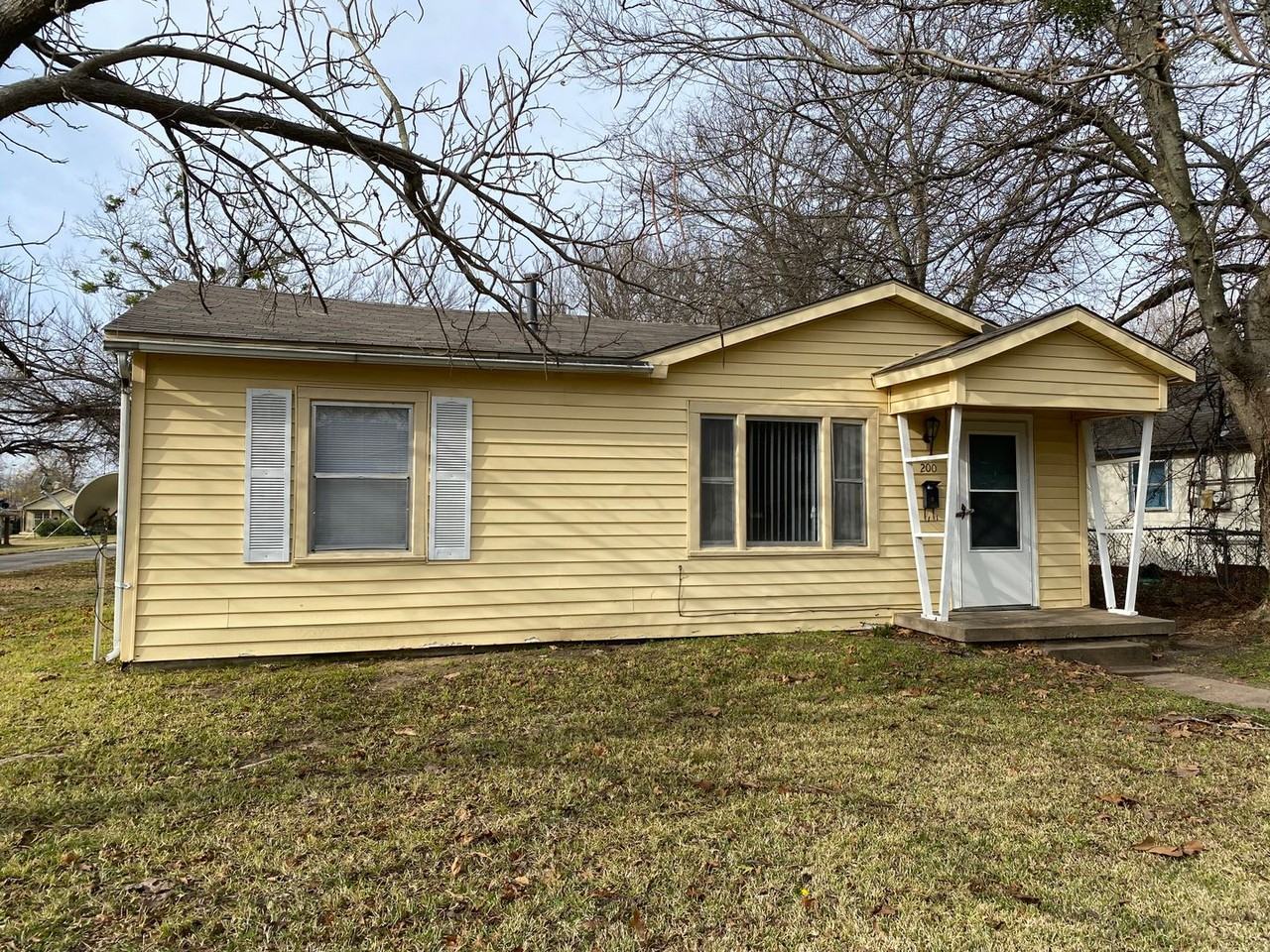 200 N Colbert Ave - Photo 5 of 6