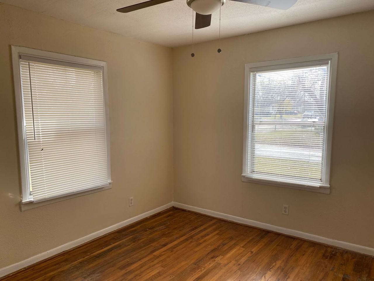 200 N Colbert Ave - Photo 3 of 6