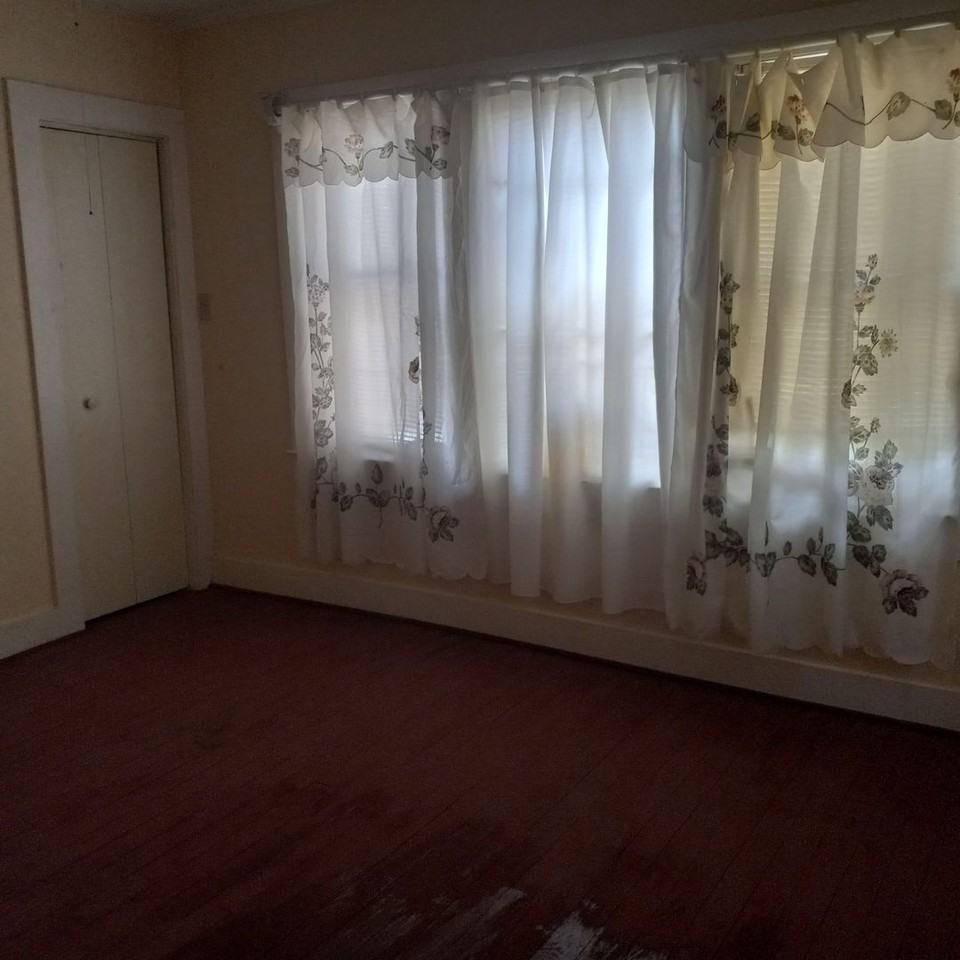 100 Ryan Street - Photo 7 of 9