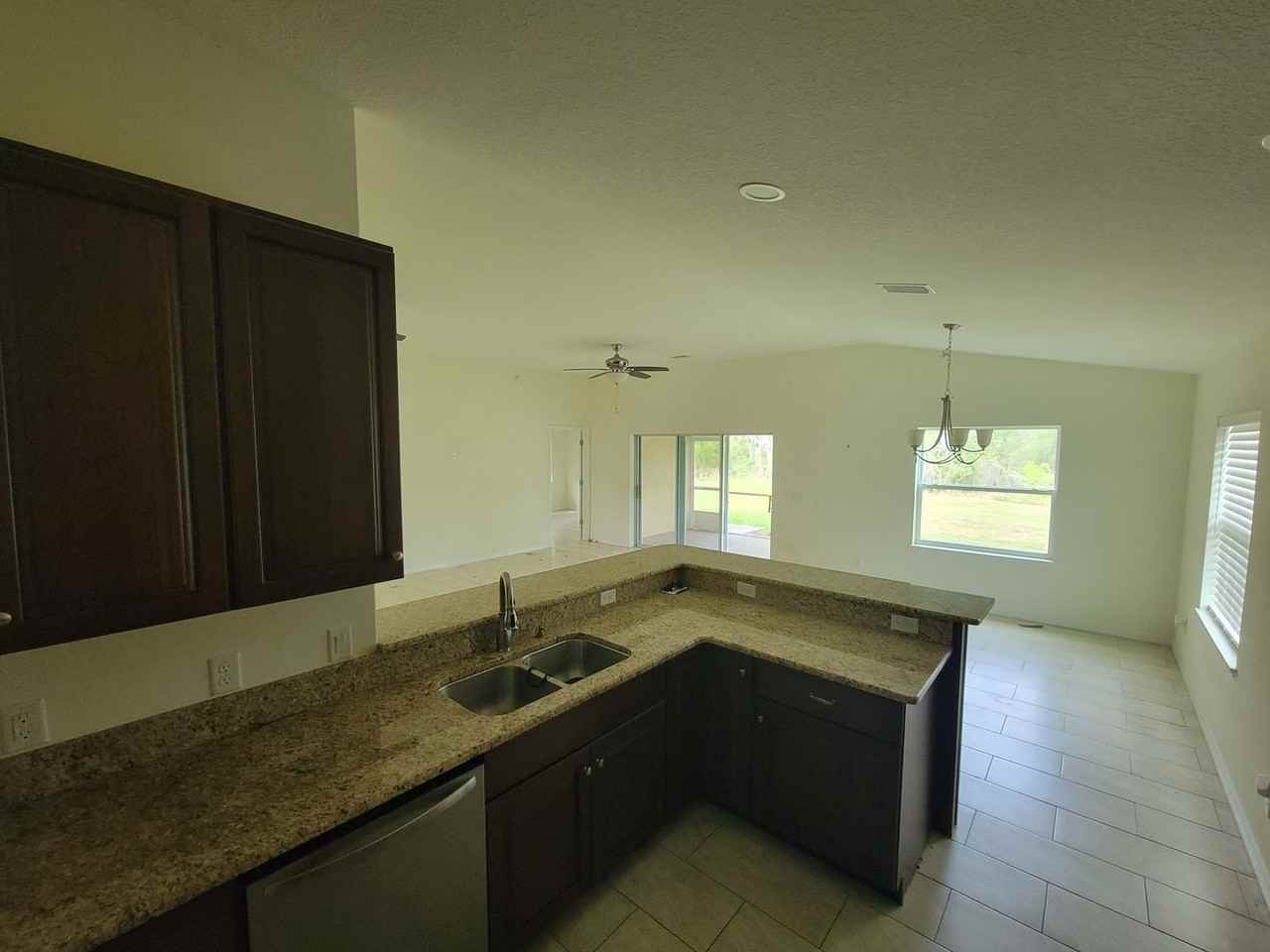 321 W Climbing Ivy Ct - Photo 6 of 17