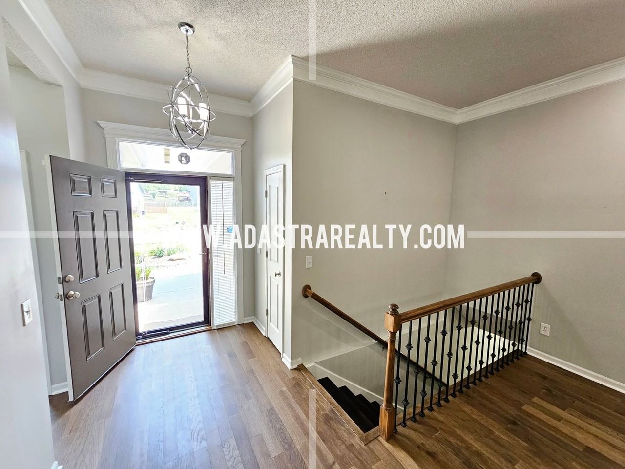 10304 N Lane Ave - Photo 5 of 39