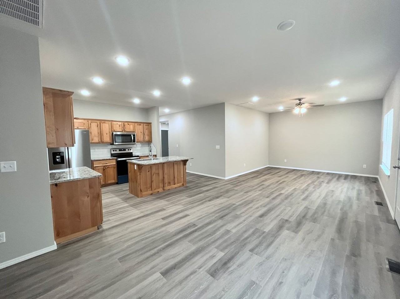 107 E Rosalie - Photo 3 of 8
