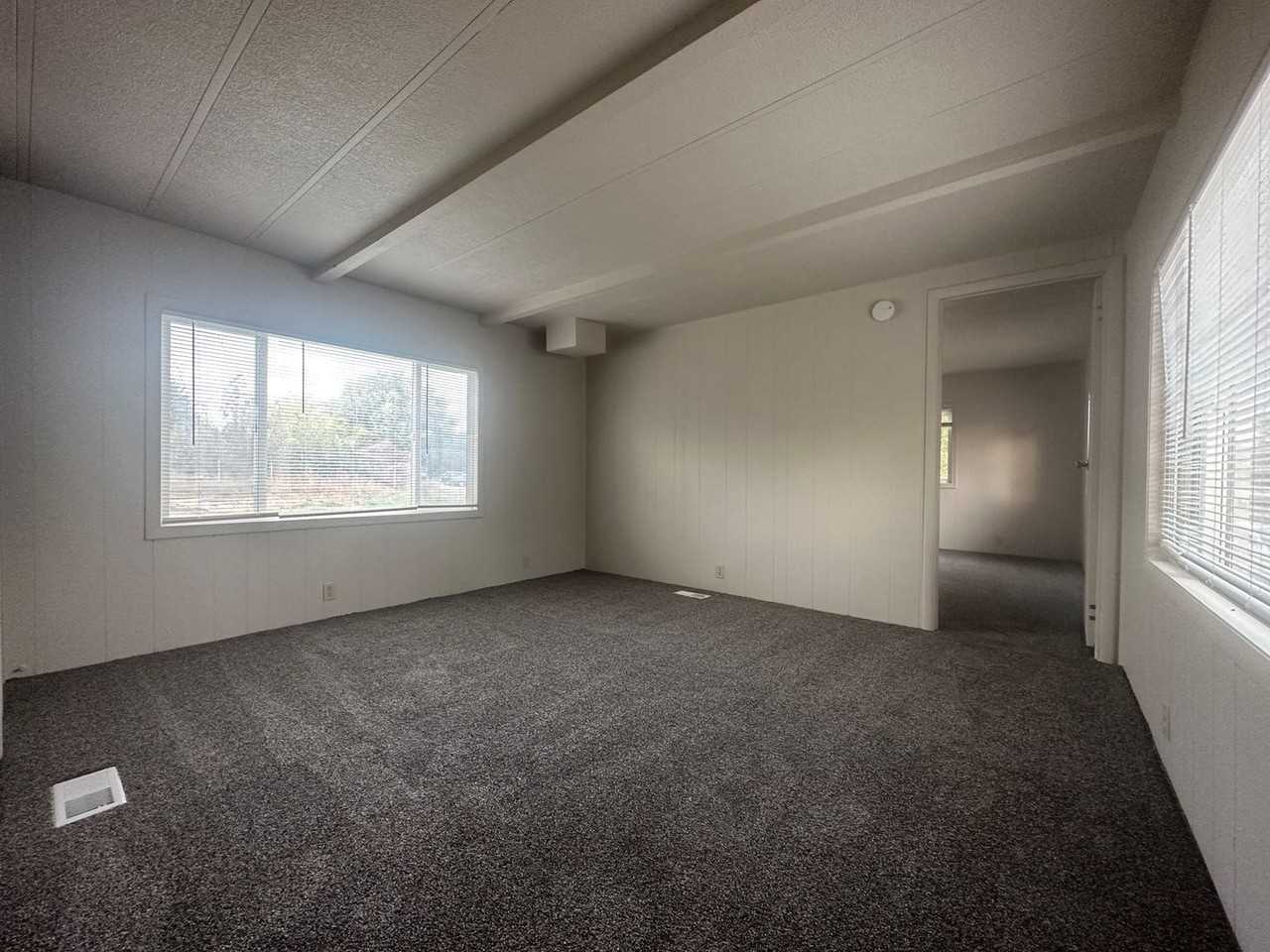 12871 Vicki Dr - Photo 2 of 9