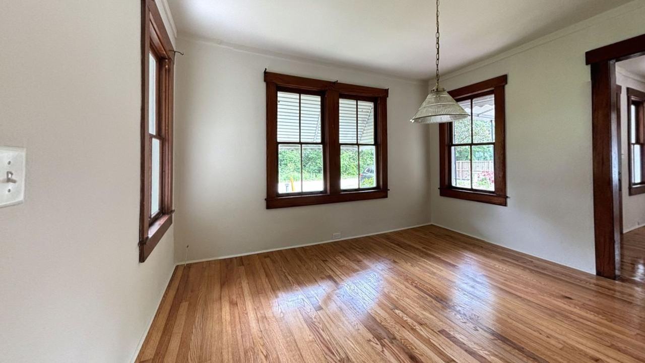 2161 Aberdeen Ave - Photo 3 of 11
