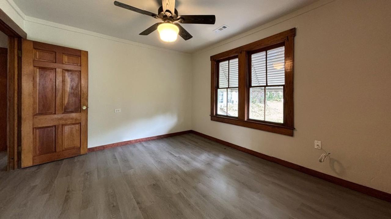 2161 Aberdeen Ave - Photo 7 of 11