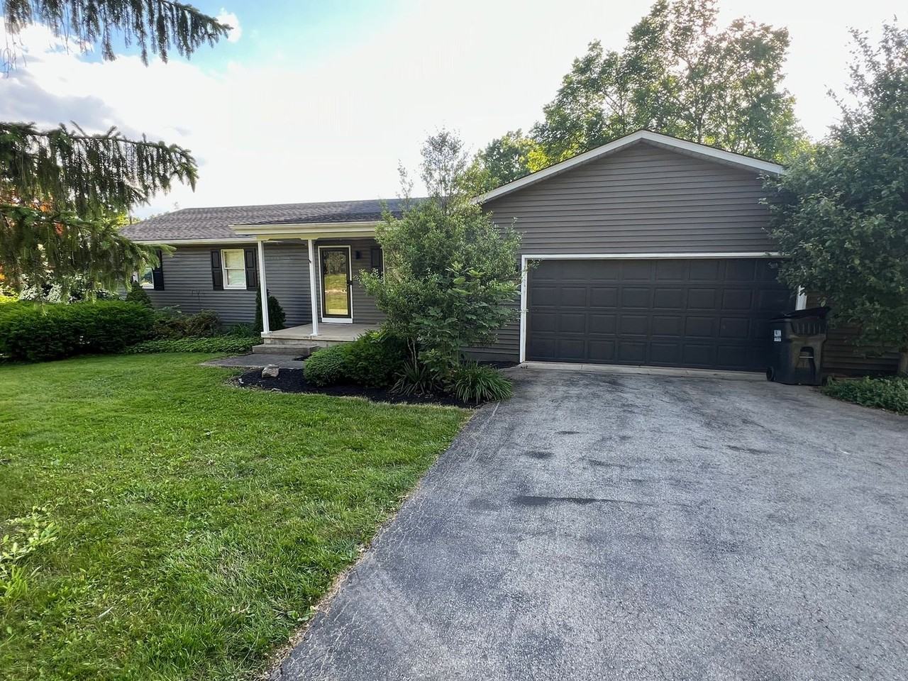 396 N Broad St - Photo 2 of 28