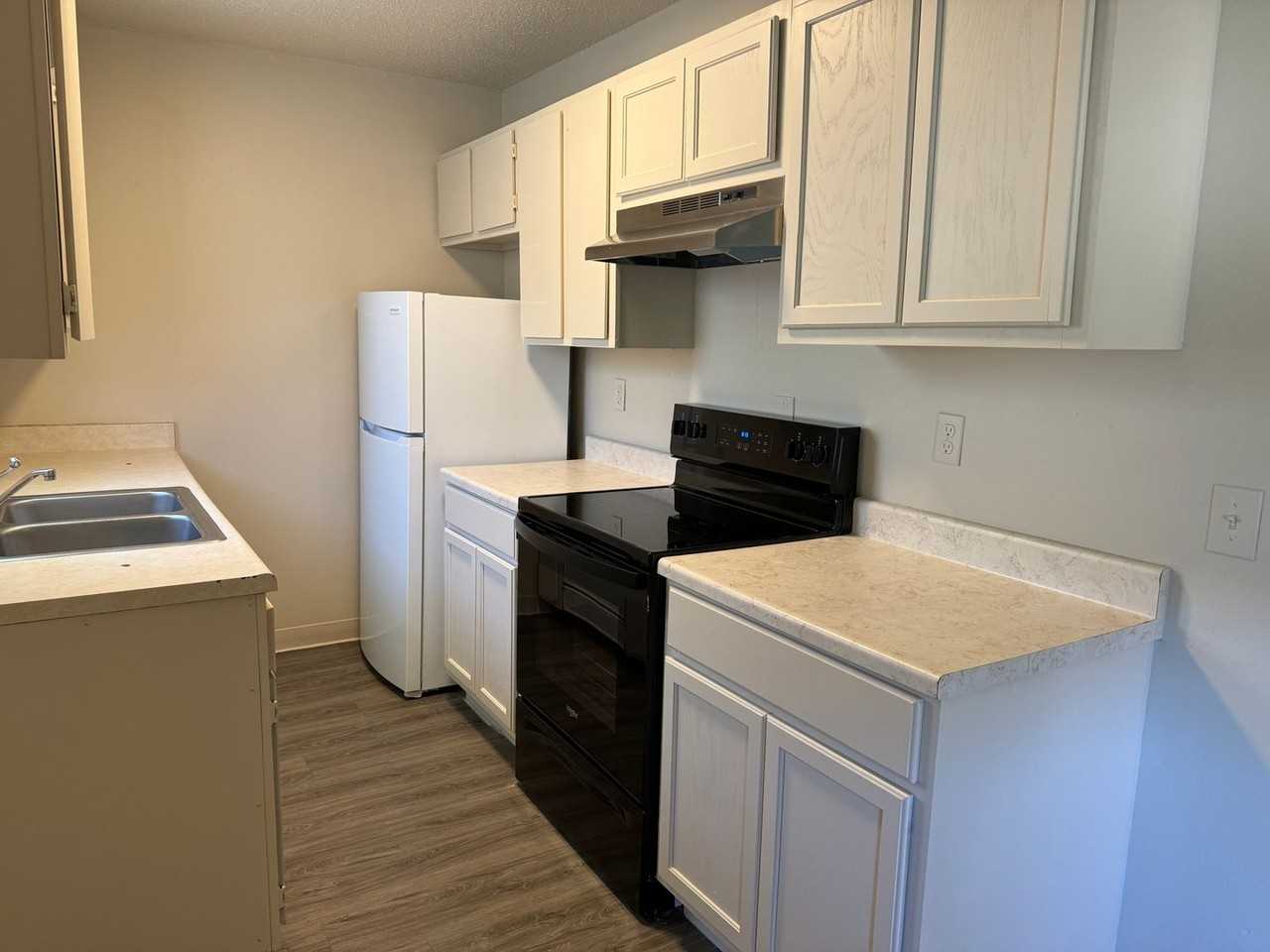 102 Nw K St Apt D - Photo 3 of 10