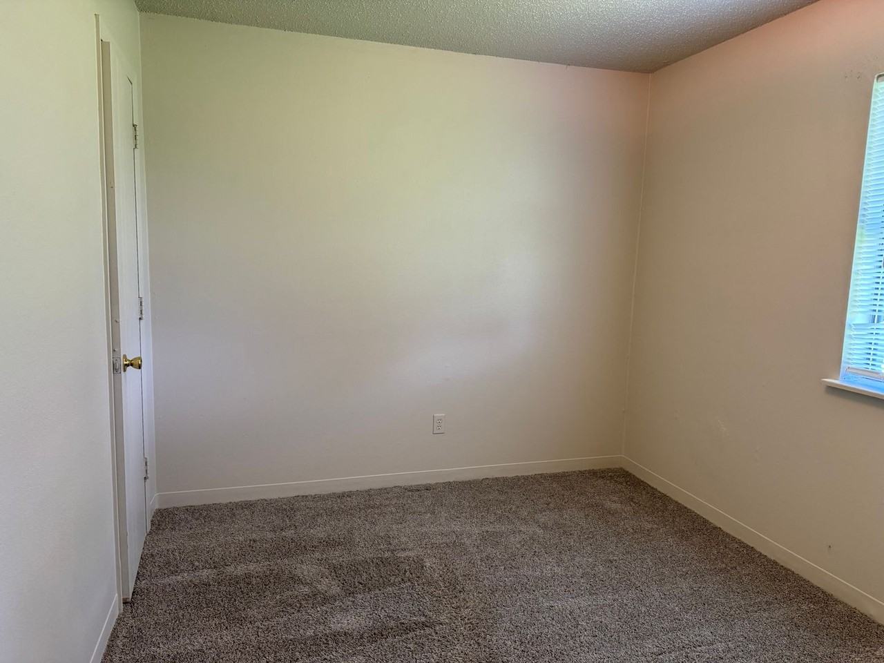 102 Nw K St Apt D - Photo 7 of 10