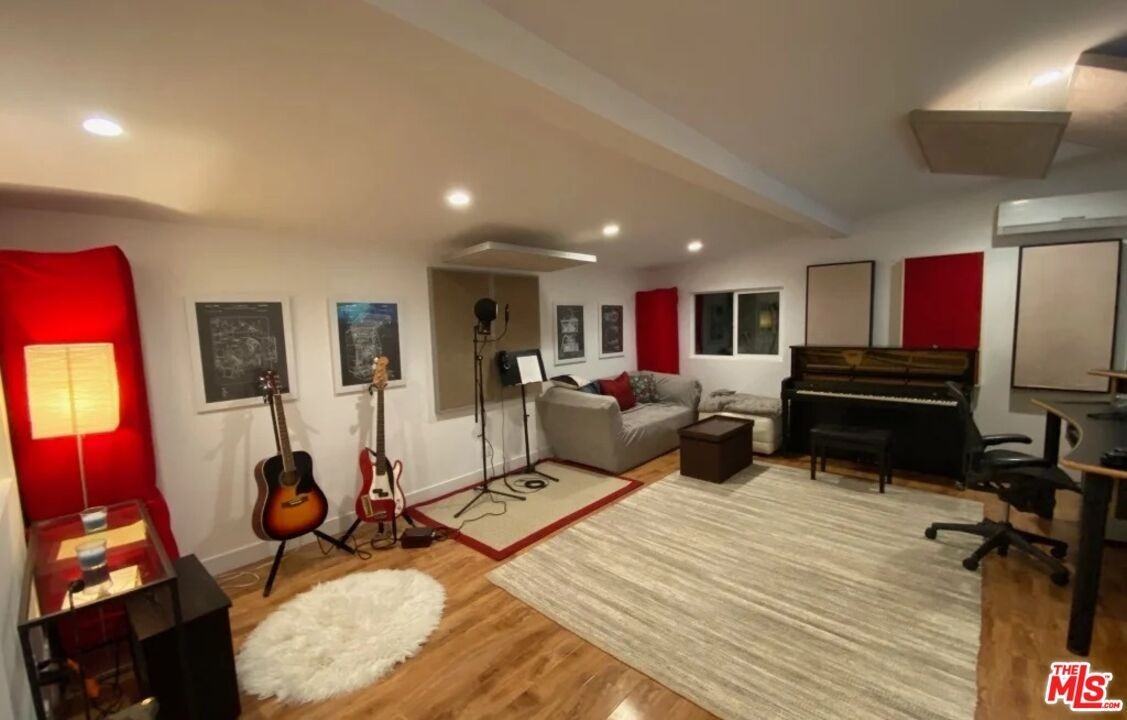 5055 Louise Ave ##1/2 - Photo 3 of 10