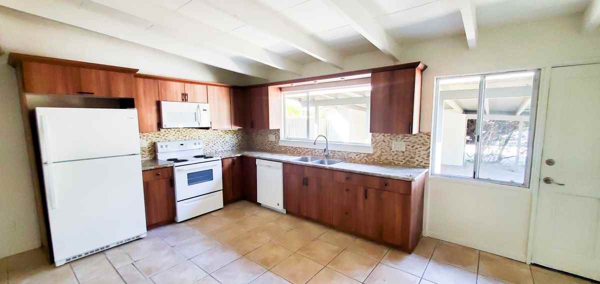 71739 Tunis Rd - Photo 2 of 20