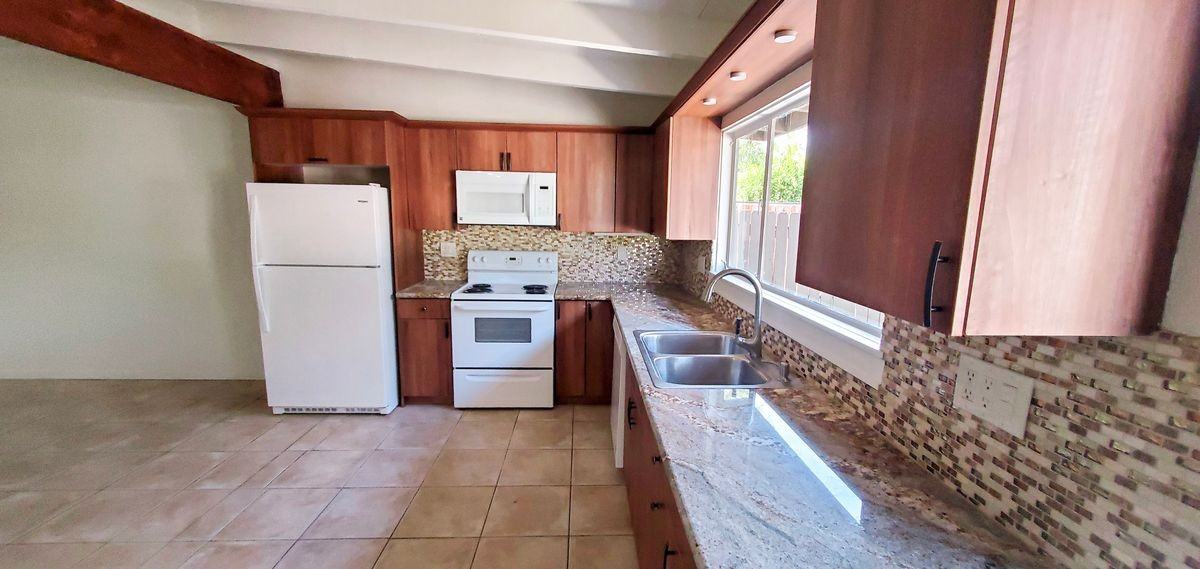 71739 Tunis Rd - Photo 3 of 20
