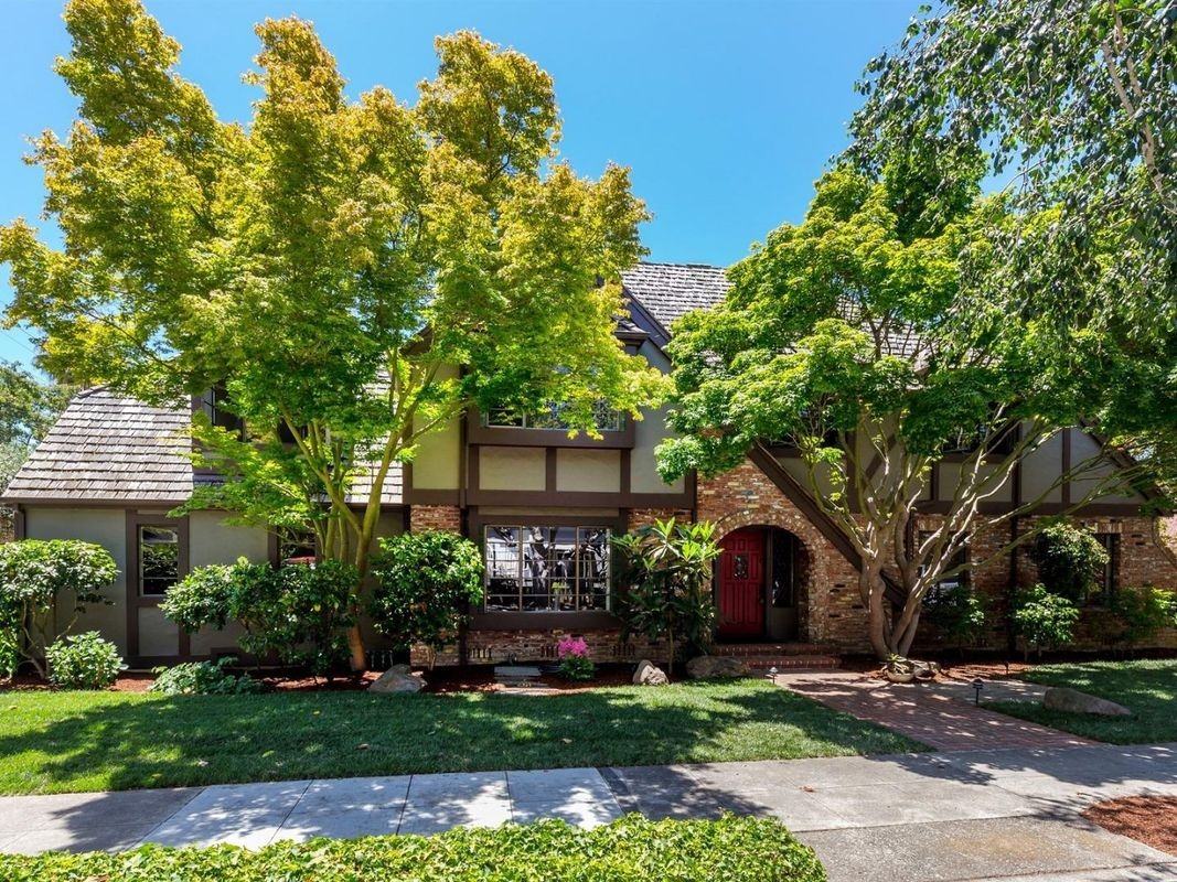 1084 Fife Ave - Photo 2 of 24